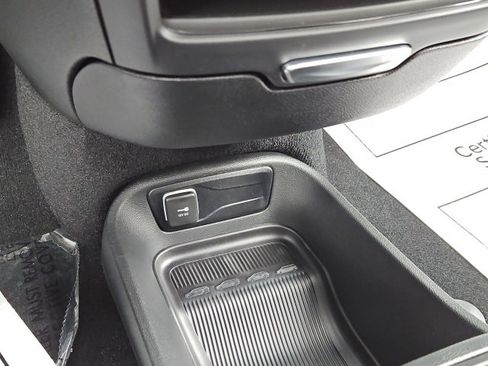 New 2026 Chrysler Pacifica Select image 48