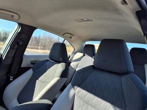 Used 2022 Toyota Corolla LE image 78