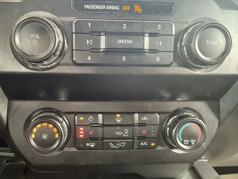 Used 2019 Ford F150 XLT w/ Equipment Group 302A Luxury image 31