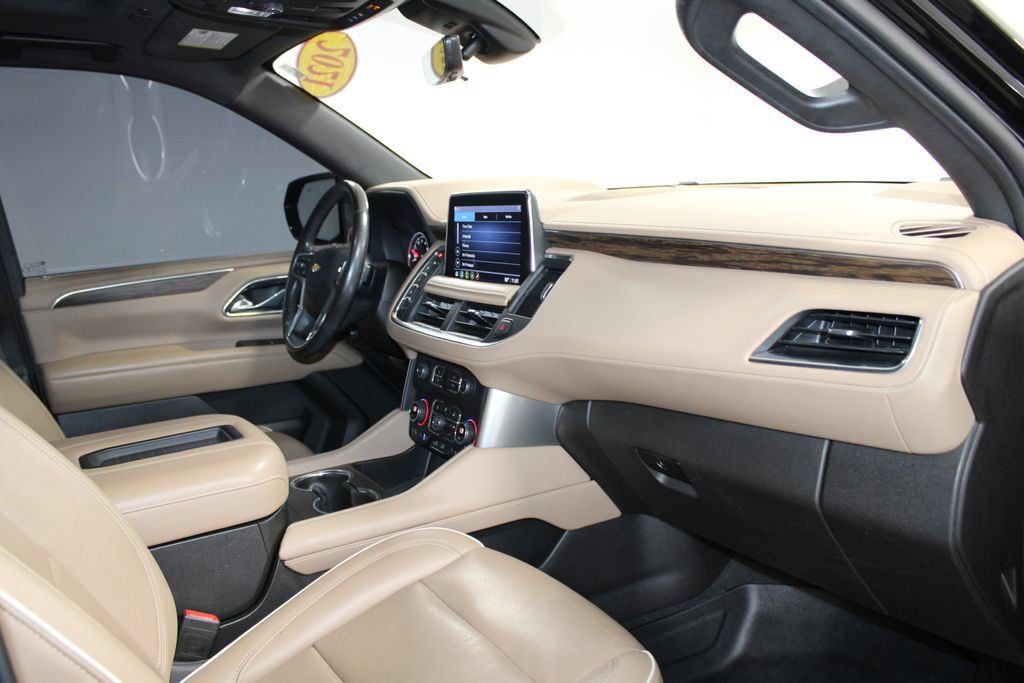 Used 2021 Chevrolet Tahoe Premier w/ Premium Package AWD/4WD image 28