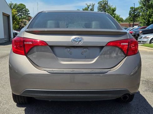 Used 2017 Toyota Corolla SE FWD image 4