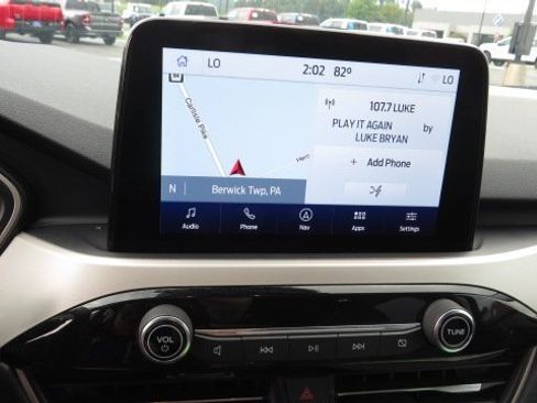 Certified 2022 Ford Escape SE w/ SE Sport Appearance Package image 10