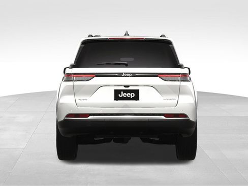 New 2025 Jeep Grand Cherokee Laredo X w/ Luxury Tech Group I AWD/4WD image 11
