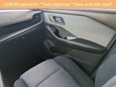 Used 2021 Nissan Rogue S FWD image 17