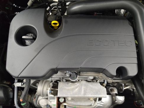 Used 2024 Chevrolet Equinox LT w/ LPO, Floor Liner Package image 30