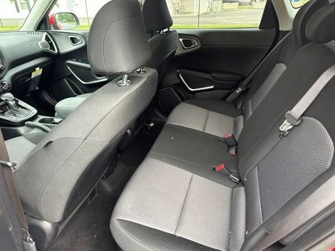Certified 2025 Kia Soul LX w/ LX Technology Package FWD image 15