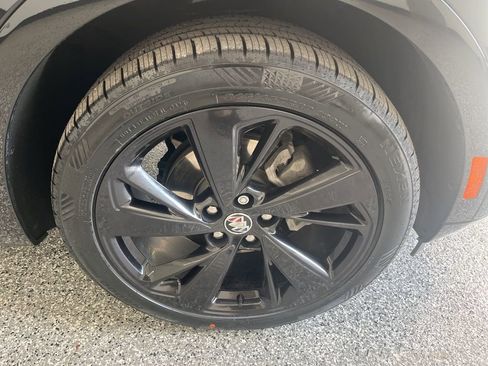 Used 2023 Buick Envision Essence w/ Sport Touring Package image 14