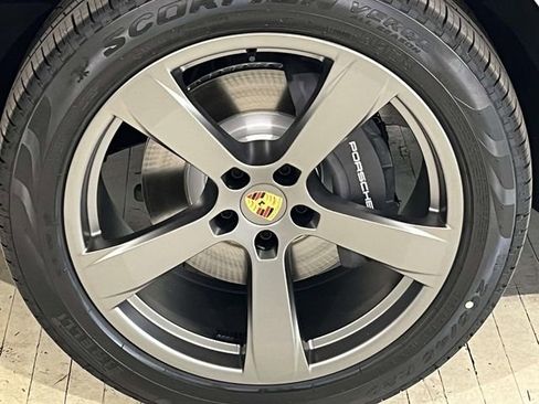 New 2026 Porsche Macan AWD/4WD image 12