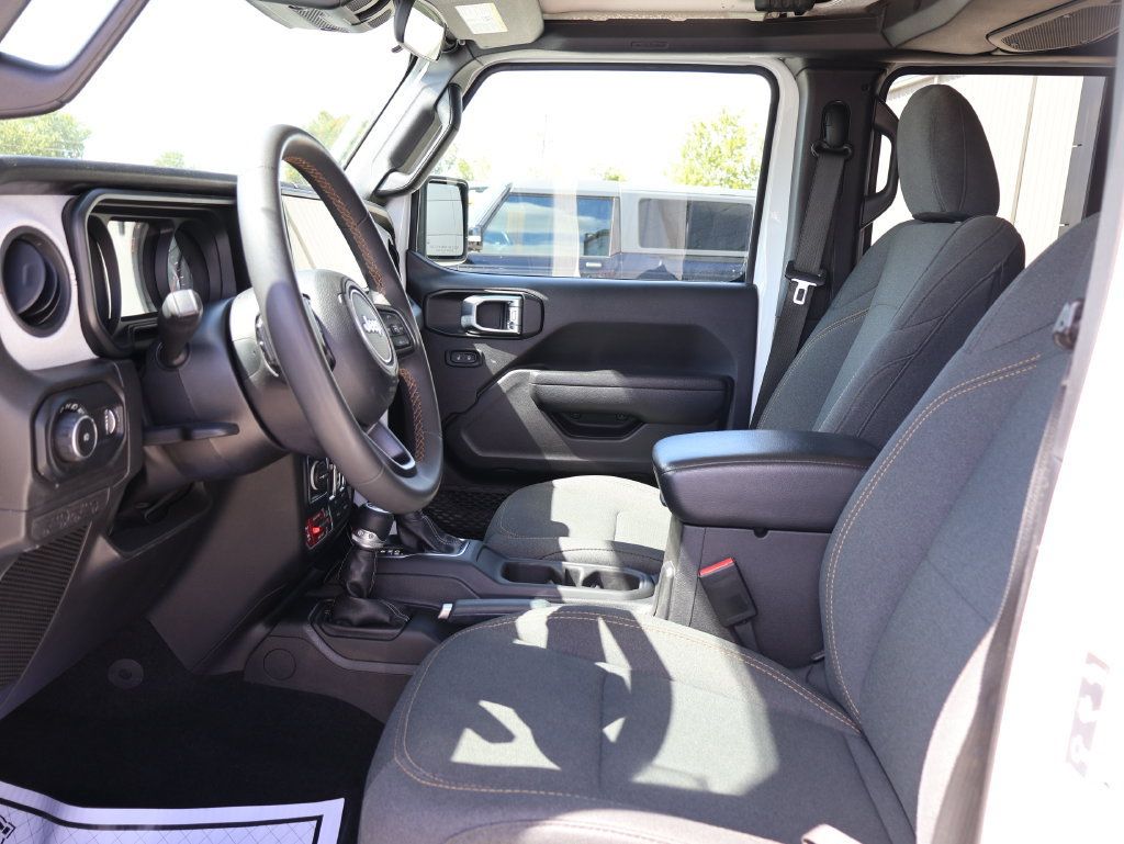 Used 2024 Jeep Wrangler Unlimited Sport AWD/4WD image 21
