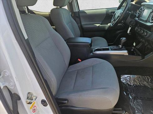 Used 2019 Toyota Tacoma SR5 AWD/4WD image 19