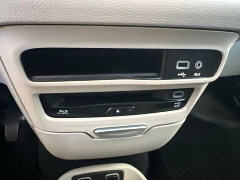 Used 2017 Chrysler Pacifica Touring-L Plus w/ Advanced Safetytec Group FWD image 53