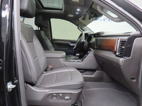 Used 2025 GMC Sierra 1500 Denali AWD/4WD image 30