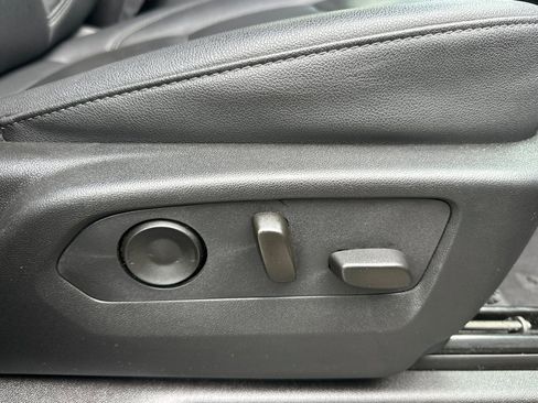 Used 2024 Chevrolet Tahoe LT image 23