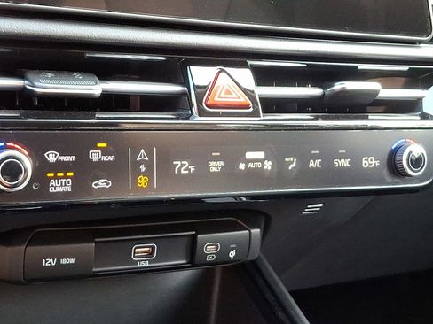 New 2025 Kia Niro EX image 8