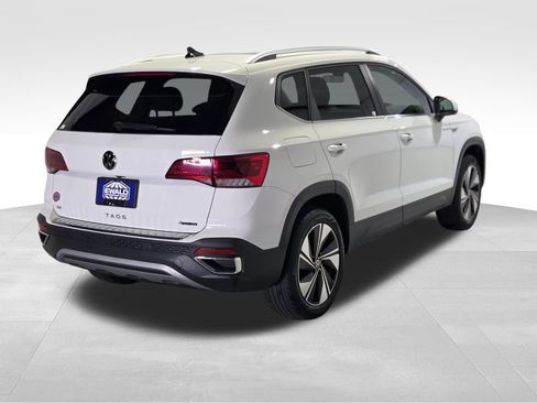Used 2023 Volkswagen Taos SE w/ Panoramic Sunroof Package AWD/4WD image 30