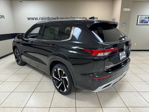 Used 2024 Mitsubishi Outlander 4WD Plug-In Hybrid image 4