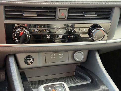 New 2026 Nissan Rogue S image 21