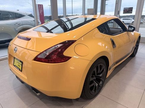 Used 2019 Nissan 370Z w/ Sport Package image 4