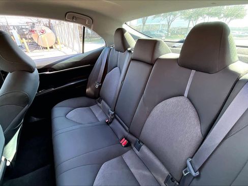 Used 2022 Toyota Camry LE image 18