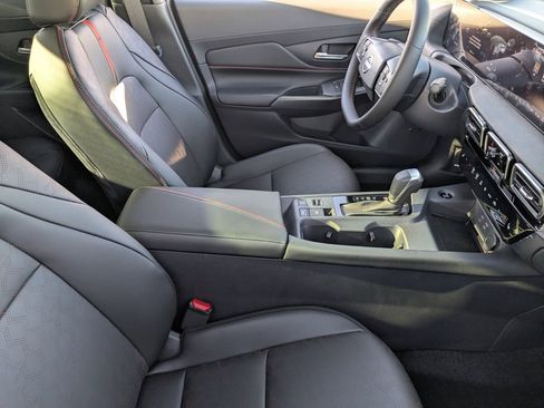 New 2026 Nissan Sentra SR w/ SR Premium Package FWD image 32