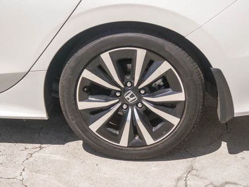 Used 2024 Honda Civic EX image 6
