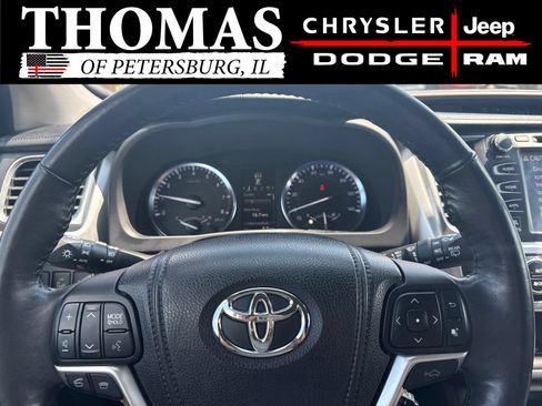 Used 2015 Toyota Highlander Limited Platinum AWD/4WD image 13