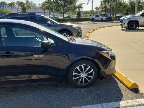 Used 2024 Toyota Corolla LE image 8