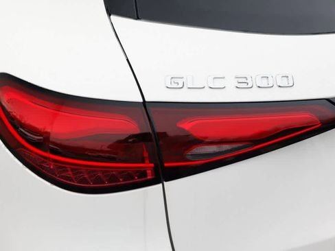Used 2026 Mercedes-Benz GLC 300 4MATIC image 11