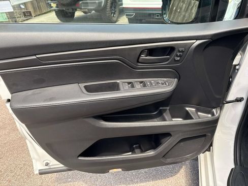 Used 2025 Honda Odyssey Sport-L image 18