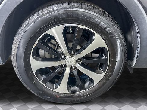 Used 2016 Kia Sorento EX image 35