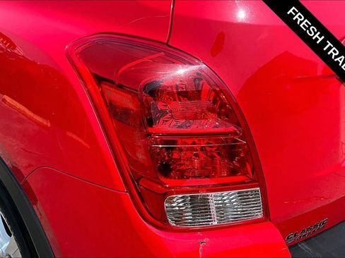Used 2015 Chevrolet Trax LT w/ LT Sun and Sound Package FWD image 22