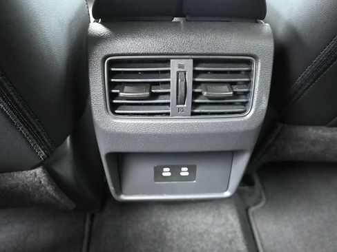 Used 2025 Nissan Rogue SL FWD image 29