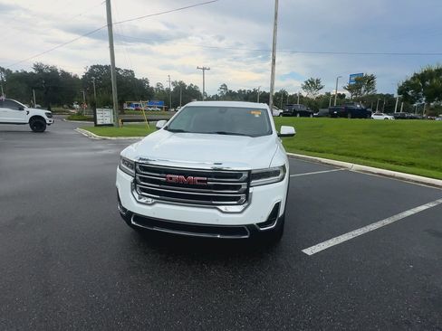 Used 2023 GMC Acadia SLE image 3