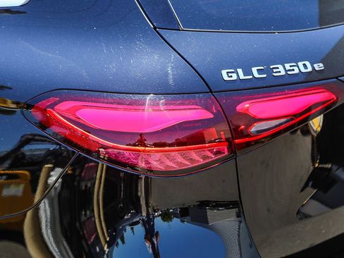 Used 2025 Mercedes-Benz GLC 350e 4MATIC image 8