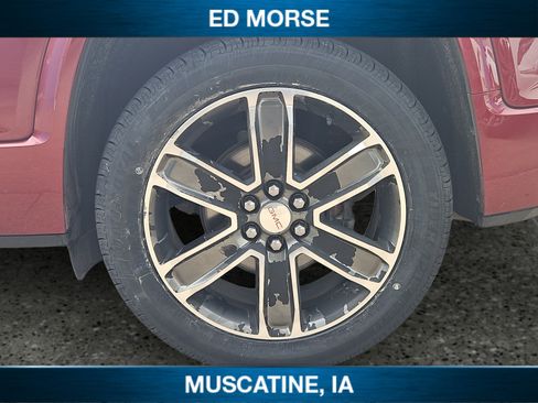 Used 2017 GMC Acadia Denali w/ Technology Package AWD/4WD image 10