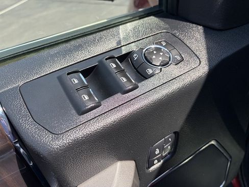 Used 2015 Ford F150 Platinum w/ Technology Package AWD/4WD image 20