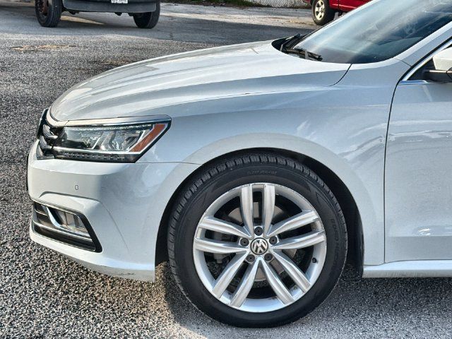 Used 2018 Volkswagen Passat 2.0T SE FWD image 10