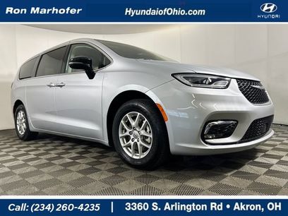 Used 2024 Chrysler Pacifica Touring-L
