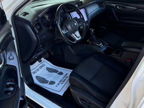 Used 2017 Nissan Rogue SV image 9