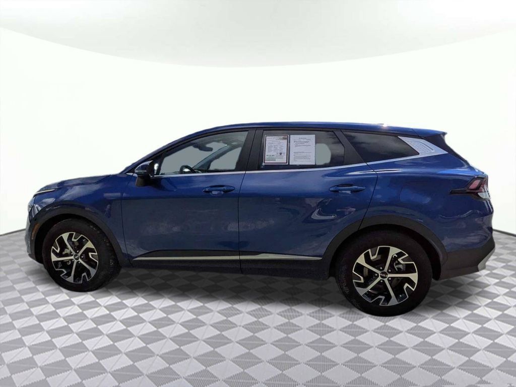 Used 2024 Kia Sportage EX FWD image 6