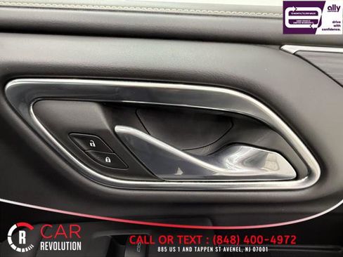 Used 2024 GMC Yukon XL SLT image 68