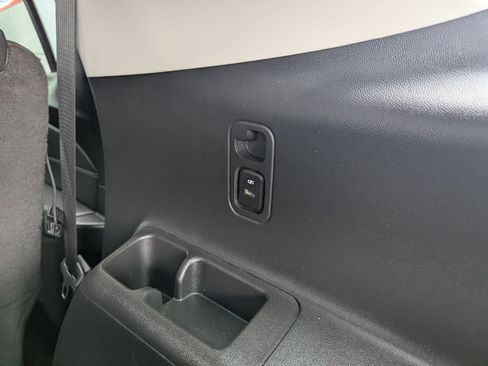 Used 2021 Chevrolet Traverse LT w/ LPO, 'HIT The Road' Package AWD/4WD image 39