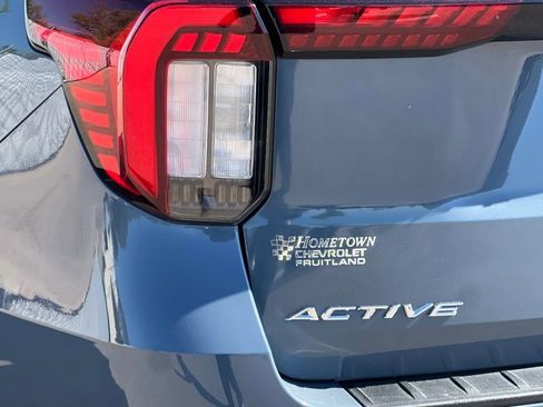 Used 2025 Ford Explorer Active AWD/4WD image 25
