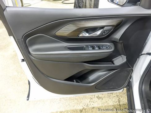 Used 2024 GMC Terrain SLE FWD image 19