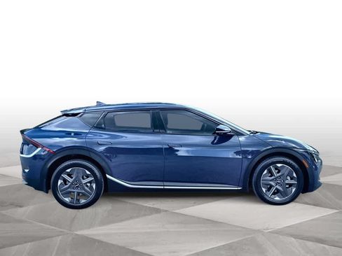 Certified 2025 Kia EV6 Light RWD image 8