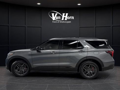 Used 2025 Ford Explorer ST-Line w/ Premium Package image 13