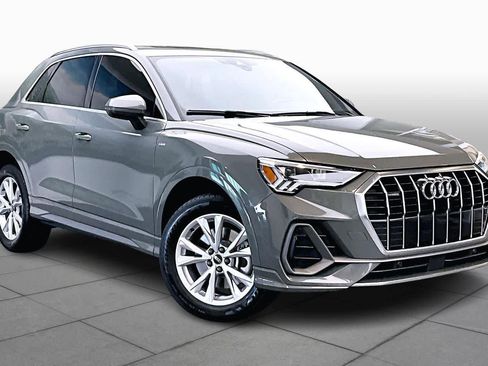 Used 2023 Audi Q3 2.0T Premium w/ Convenience Package image 2