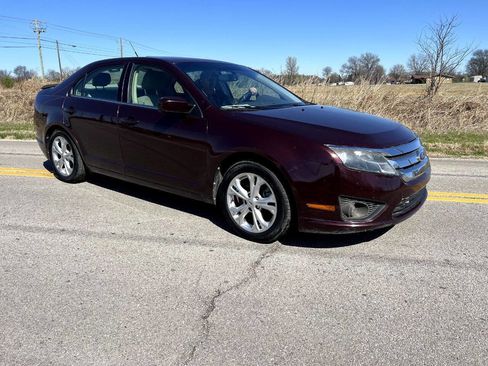 Used 2012 Ford Fusion SE image 2