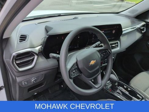 Certified 2026 Chevrolet TrailBlazer LS w/ LS Convenience Package FWD image 11