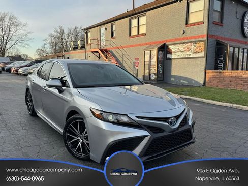 Used 2023 Toyota Camry SE image 1